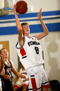 开云全站-上海队新援爆发,冲击季后赛崭露头角!,上海队最新球员