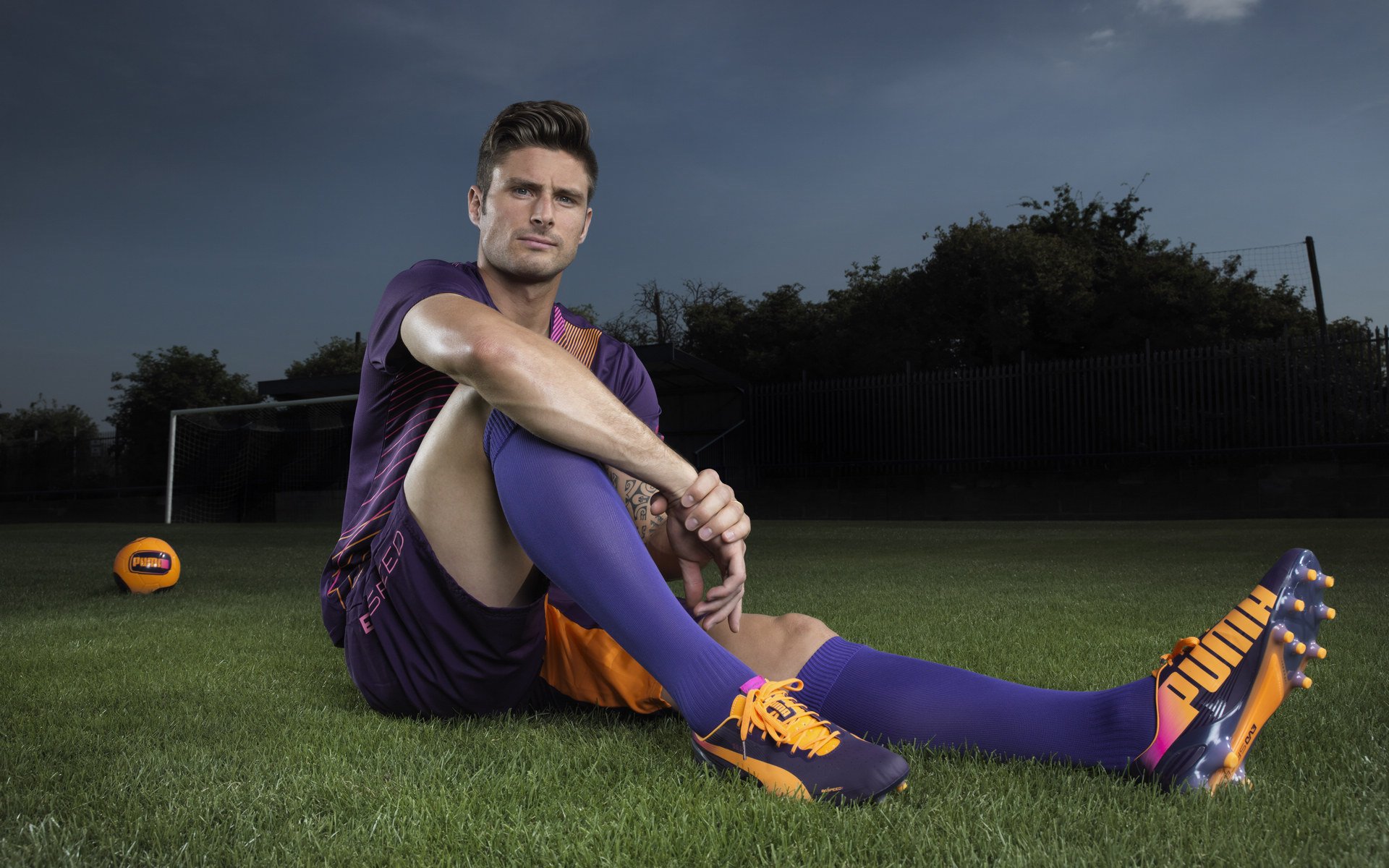 世界铁人三项赛程发布，参赛选手们各自备战目标明确，世界铁人三项锦标赛的要求是长跑多少